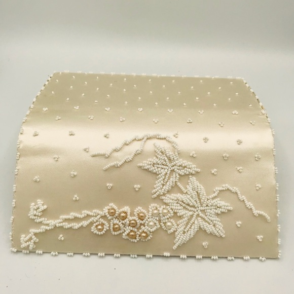 Beautiful White Cream Beaded Clutch with Pearls - Picture 9 of 14